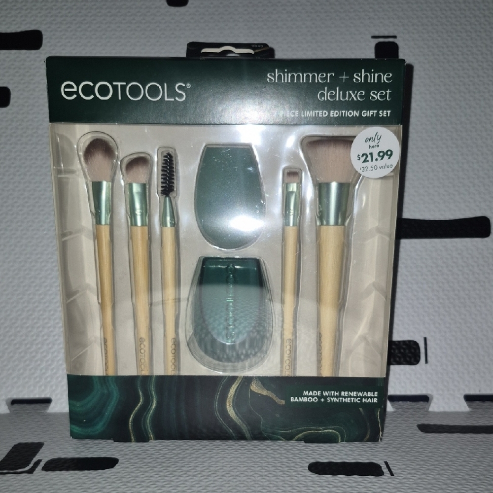 NWOT - EcoTools Shimmer & Shine Deluxe Set
